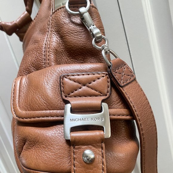 Michael Kors Leather Shoulder Bag w Crossbody Strap - Great Condition, RRP $349 - Picture 3 of 16